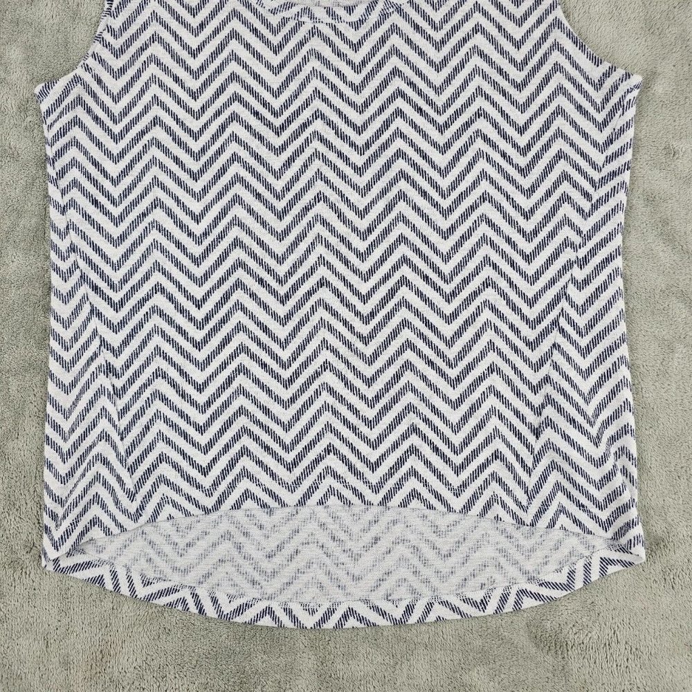 Athleta shirt womens small scoop neck sleeveless blouse chevron allover print - Picture 3 of 12